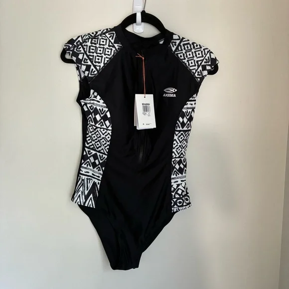 Axesea UPF 50+ Coverage Modest Black One-Piece Swimsuit Short Sleeve Size 10 NWT - Picture 1 of 8